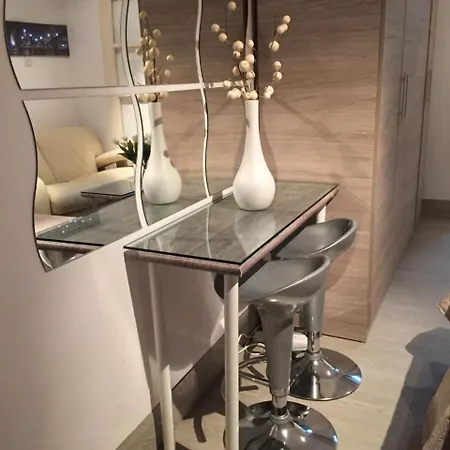 Daire Michalis Modern Studio